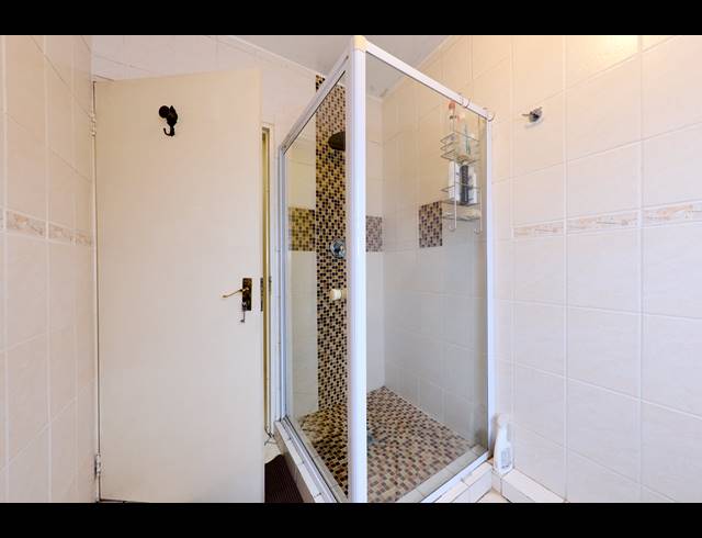 2 BEDROOM APARTMENT FOR SALE IN SUNNINGHILL